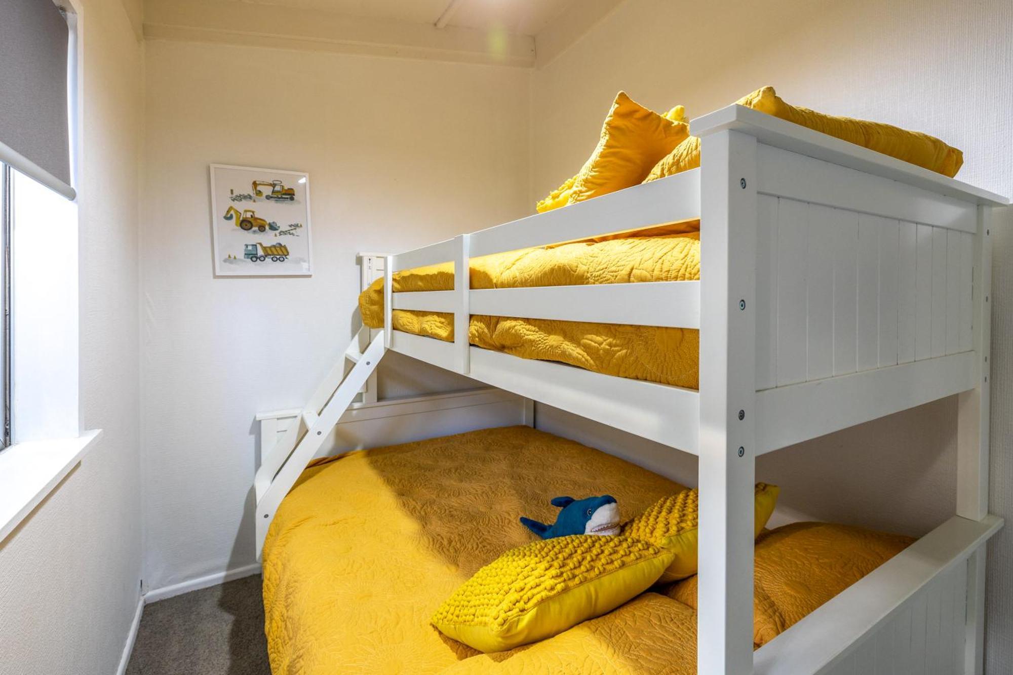 Island Sanctuary - Waiheke Holiday Home Ostend Экстерьер фото