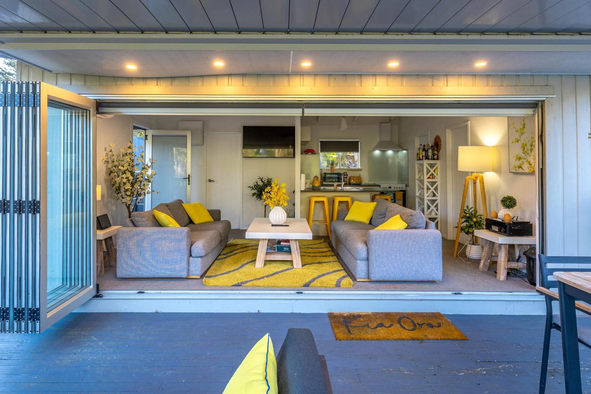 Island Sanctuary - Waiheke Holiday Home Ostend Экстерьер фото