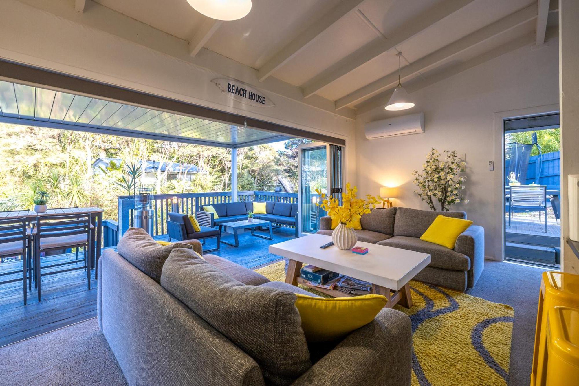 Island Sanctuary - Waiheke Holiday Home Ostend Экстерьер фото